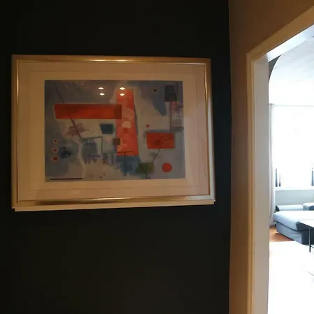 Central Apt In Residential Area-pro Managed Lejlighed Bergen
