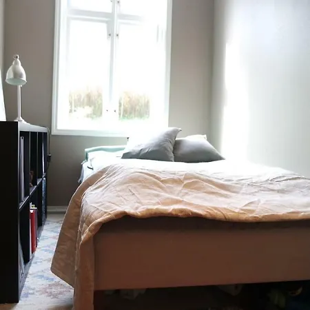 Central Apt In Residential Area-pro Managed Lejlighed Bergen