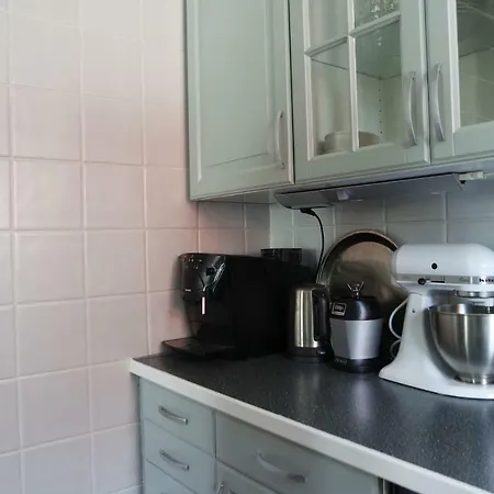 Central Apt In Residential Area-pro Managed Apartamento