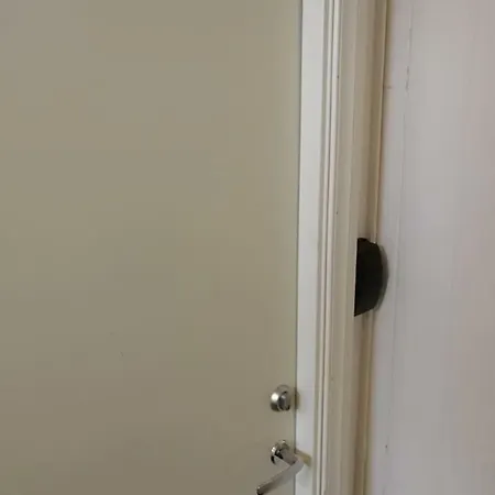 Central Apt In Residential Area-pro Managed