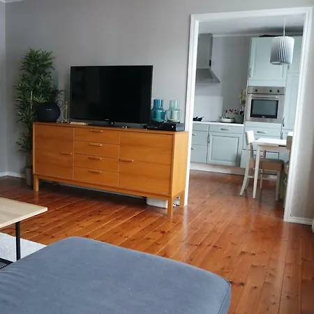 Central Apt In Residential Area-pro Managed *